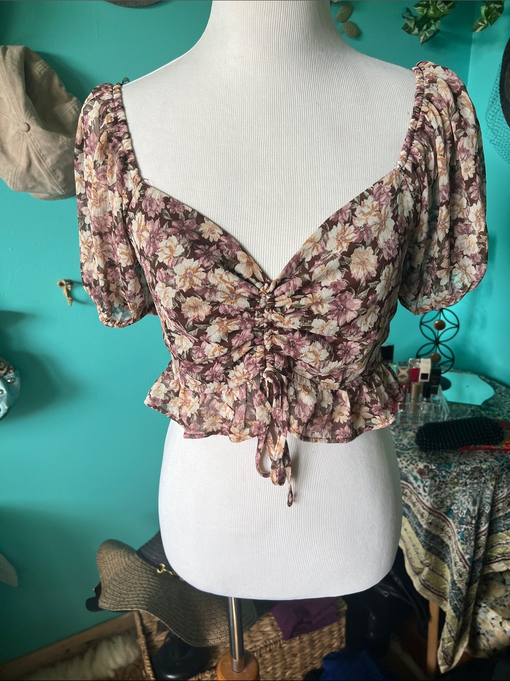 Sweetheart Floral Ruched Crop Top - Mauve Floral